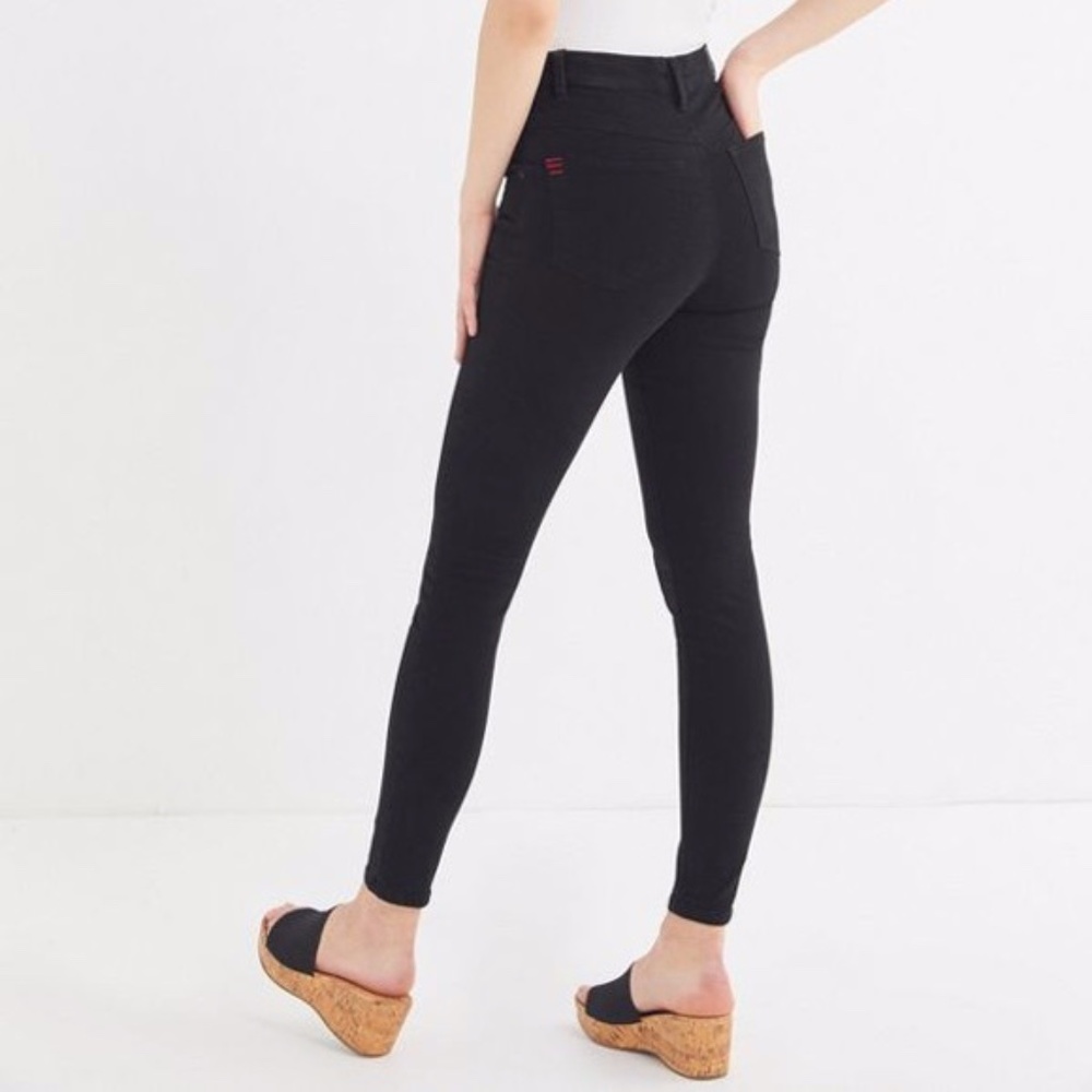 BDG Twig High-Rise Skinny Jeans in Black size 25